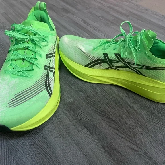 ASICS Megablast Vital Green and Black Shoes - Picture 3 of 3